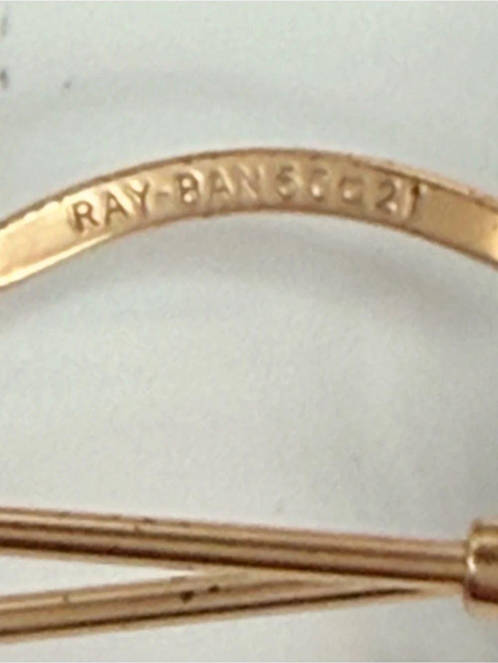 Ray Ban Round Metal Sunglasses in Gold with Dark Lenses RB3457